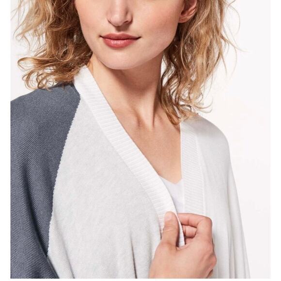 Lululemon Hatha Wrap in Raceway Grey & White OS - Picture 3 of 7